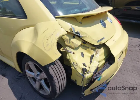 2009 Volkswagen New Beetle 2.5L from USA, damaged, VIN 3VWRG31C39M516518